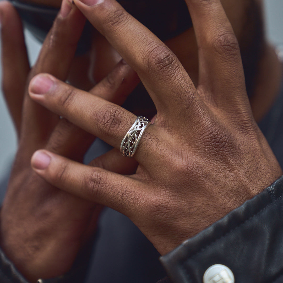 THORN RING