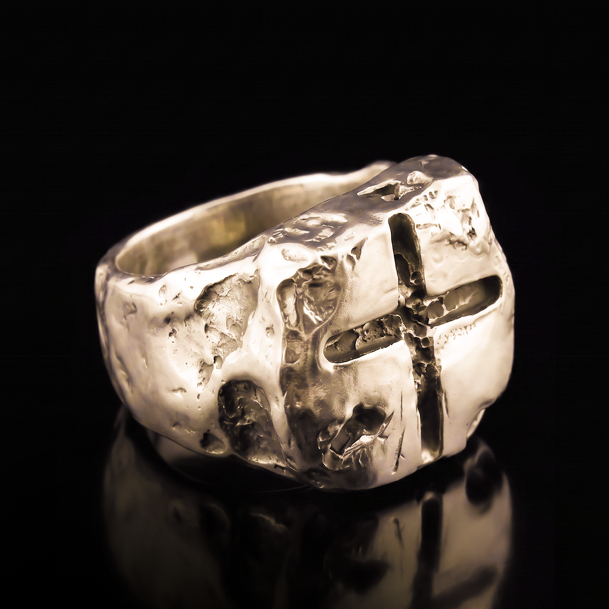 RAW CROSS SIGNET RING
