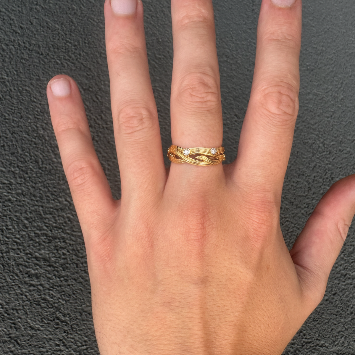 TWISTED RING