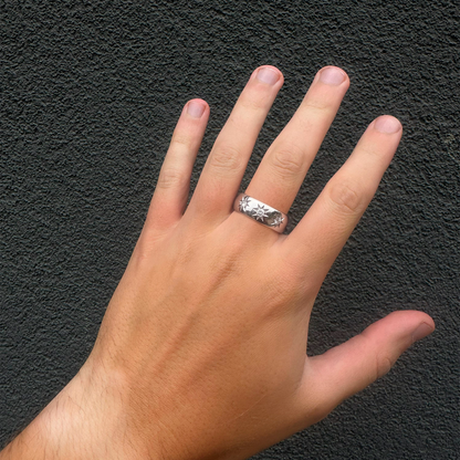 TRIPLE STAR BAND RING