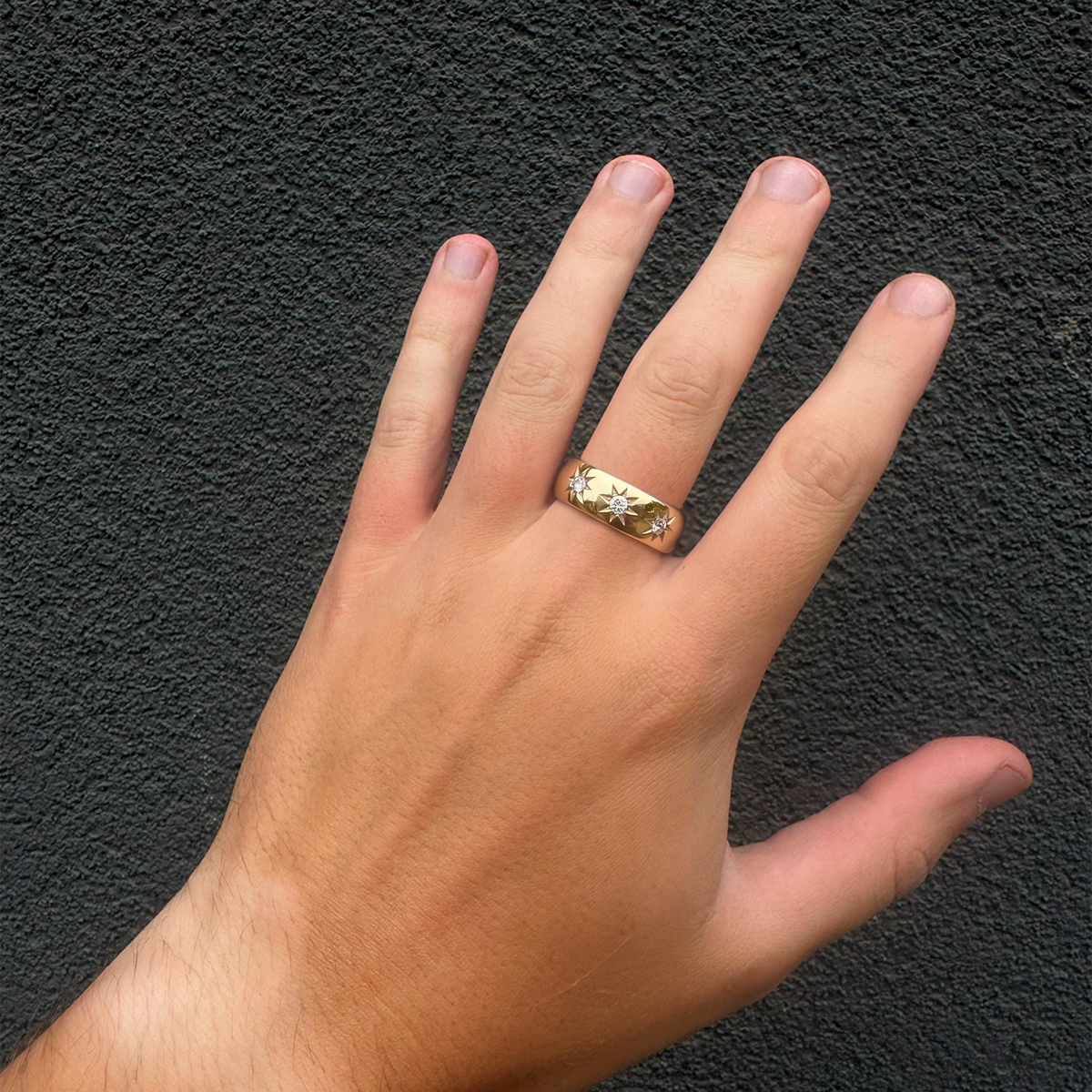 TRIPLE STAR BAND RING