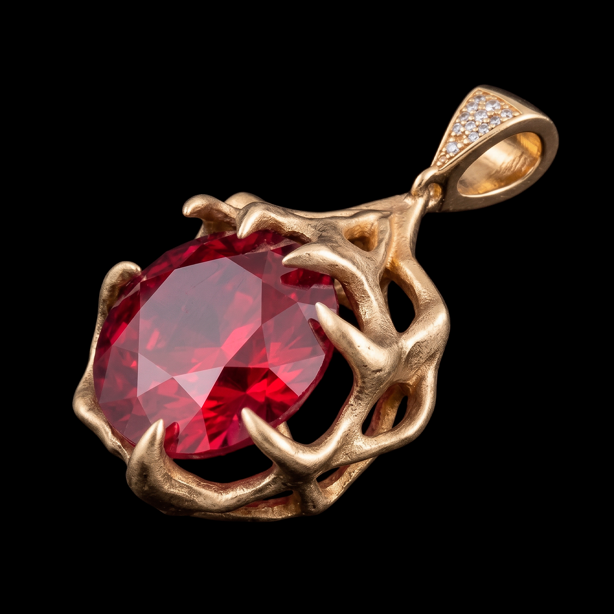 CLAW PENDANT