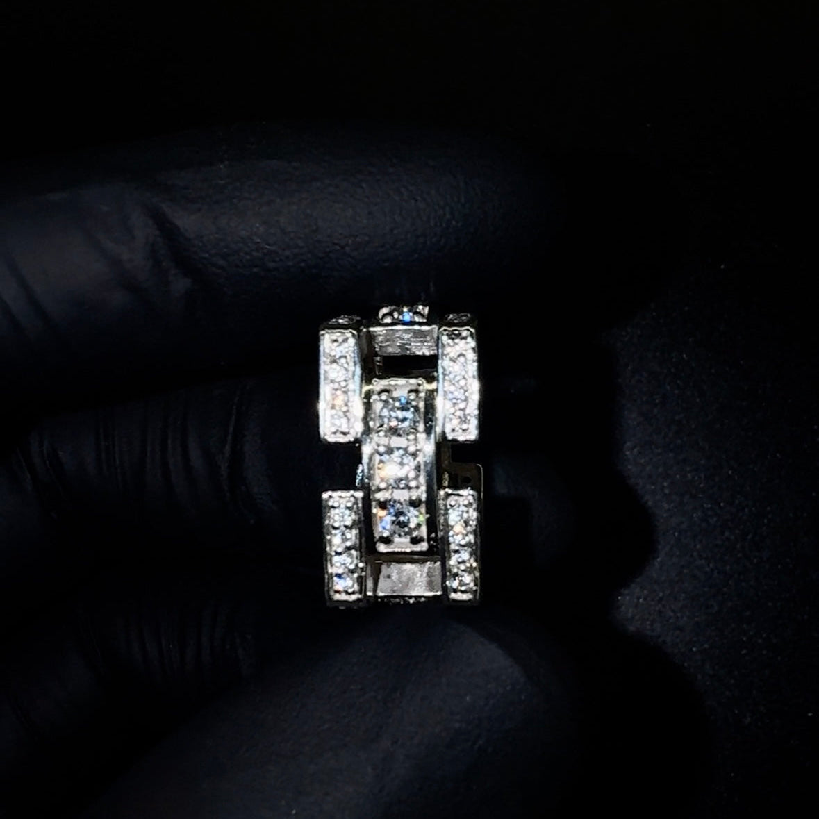 CHUNKY DIAMOND SILVER RING